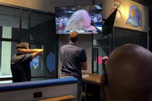 名宿也被惊到！侠记：康大三分绝杀，司机直接从座位上蹦起来了！